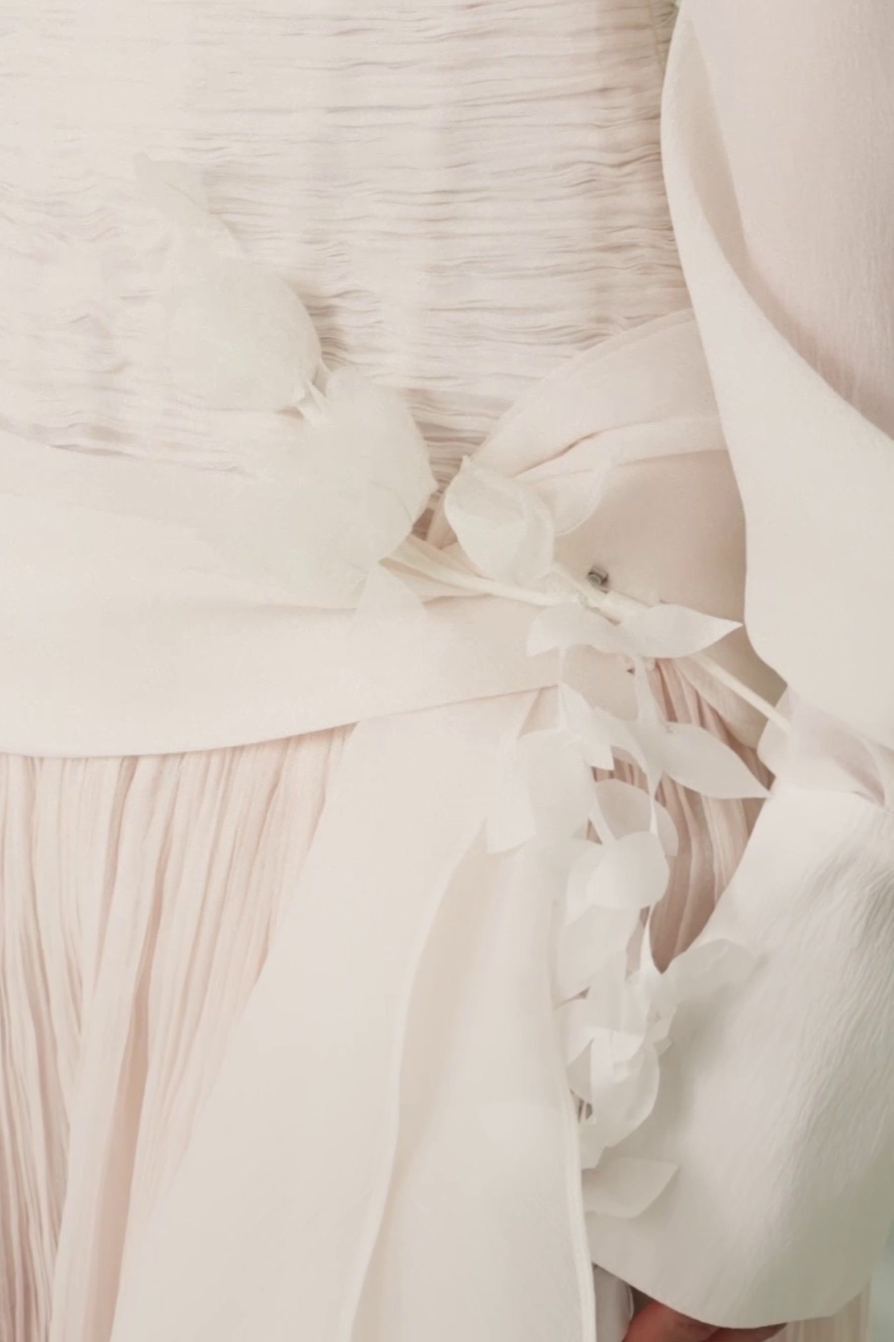 MAGNOLIA ORGANZA Floral Trail